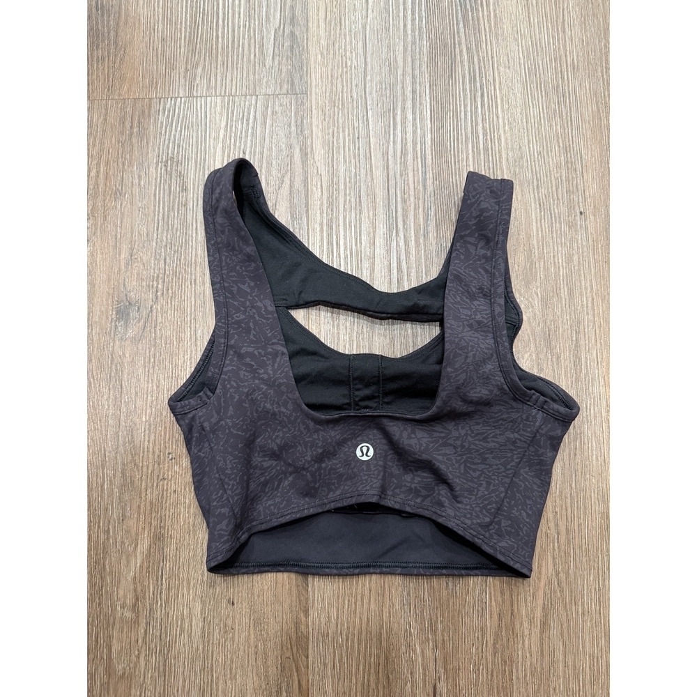 lululemon everlux cut -out train bra Size 2 Black